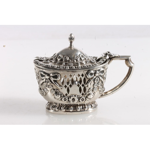 153 - Art Nouveau period pierced silver cruet pot by Nathan & Hayes (George Nathan & Ridley Hayes), Cheste... 