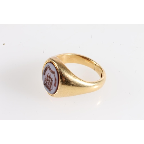 175 - 18ct gold carved sardonyx intaglio seal ring, crest with ship, possibly Jamieson family crest, ring ... 