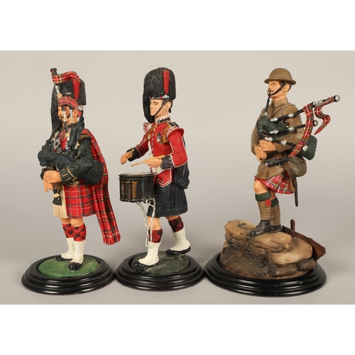 40 - Ballantynes five models of Scottish soldiers(5)