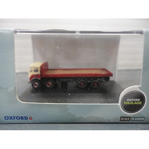 135 - Boxed Corgi classics to include Western Welsh, Leyland Olympian bus set, No 34801, with four other b... 