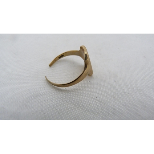 170 - 9ct gold ring, (broken shank) 3.5 grams.