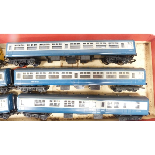 188 - Tri-ang Hornby R644A Inter-City model electric locomotive with Pantograph and 3 passenger coaches, b... 