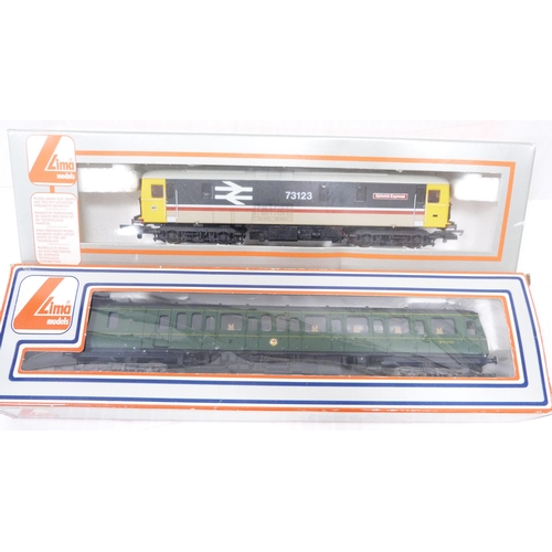 195 - Collection of model railway OO guage scale models to include boxed Hornby R.344 cleaning car, boxed ... 