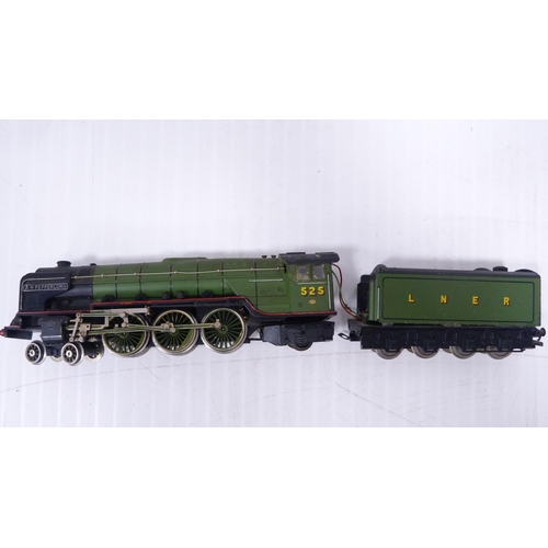 195 - Collection of model railway OO guage scale models to include boxed Hornby R.344 cleaning car, boxed ... 