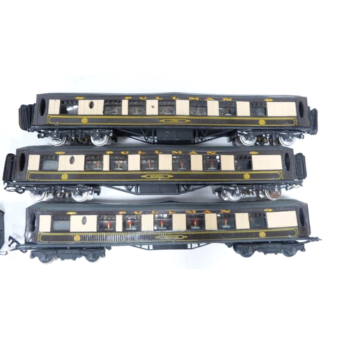 196 - Group of model railway OO guage coaches, with part boxed set of Hornby Railways Coronation Scot elec... 