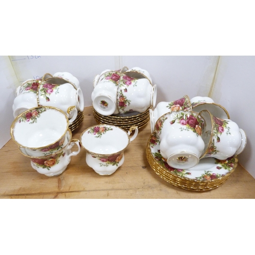 199 - Collection of Royal Albert old country roses tea wares, to include 15 cups, sugar and milk, cake sta... 