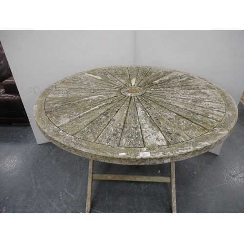 224 - Garden circular table.