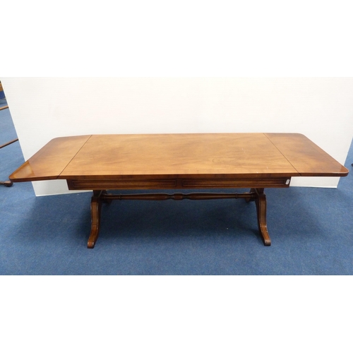 253 - Reproduction extending coffee table. 