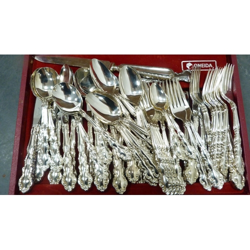 37 - Part canteen of Community flatware, in an Oneida canteen box.