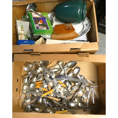 471 - Two boxes of various cutlery