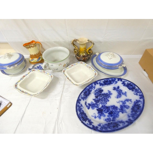 505 - Collection of various dinnerware.