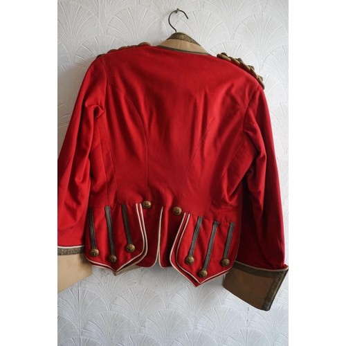 1747 - British army uniform, a red doublet jacket with Coles & Co of London label penned 'CAPT D B AITK... 