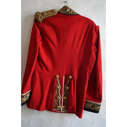 1752 - British army uniform, a red tunic jacket with brass buttons, bullion wire knot epaulette with insign... 