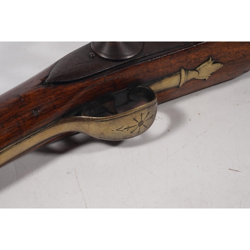 1700 - 18th century flintlock blunderbuss by John Horne of Hercules Row London, having 38cm long brass barr... 