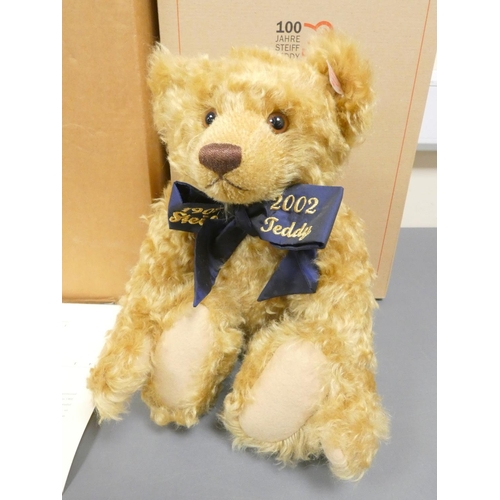 79 - Steiff. Centenary Teddy Bear 1902-2002, 2002, white tag 670985, in blond mohair, with growler. Compl... 