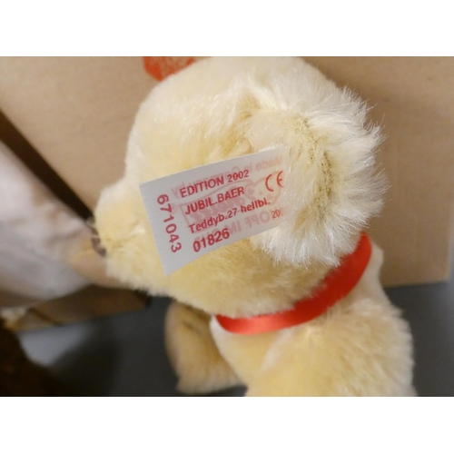 87 - Steiff. Two collectors bears to include a Belgium Bear, 2002, white tag 660795, in brown mohair. Com... 