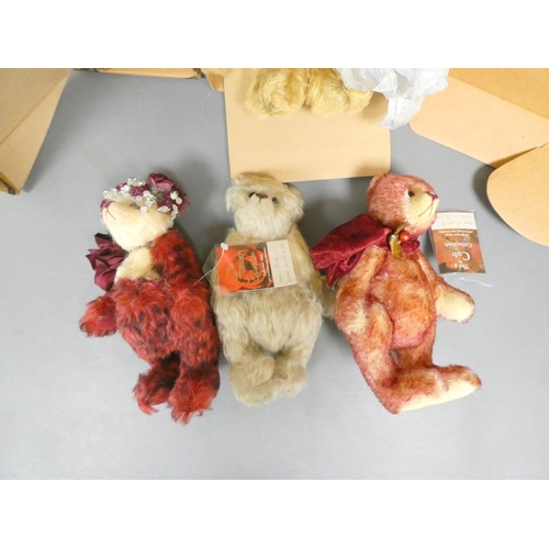 90 - Group of limited edition collector's teddy bears to include a Gund Barton's Creek Collection boxed S... 