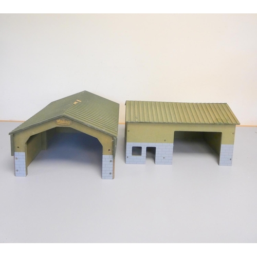 140 - Wolseley Toy Company two 1/32 scale model farm buildings comprising of Silage Clamp 80025 and Farm W... 