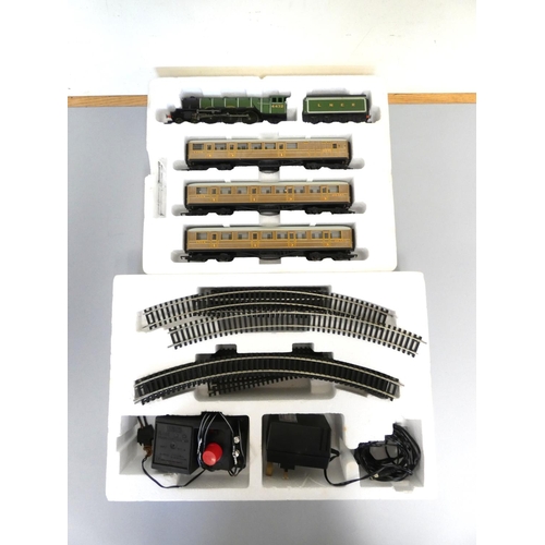 222 - Hornby. A boxed 00 gauge Flying Scotsman train set with LNER A1 4-6-2 ''Flying Scotsman'' loco ... 