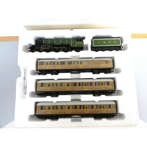 222 - Hornby. A boxed 00 gauge Flying Scotsman train set with LNER A1 4-6-2 ''Flying Scotsman'' loco ... 