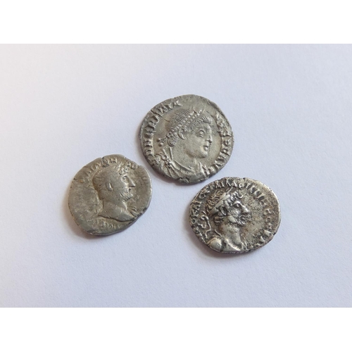 238 - Roman Imperial Coinage. Silver coinage to include a Hadrian Quinarius depicting Victory advancing ri... 