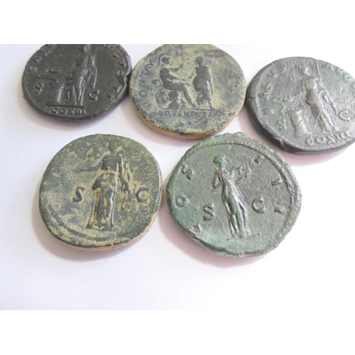 241 - Roman Imperial Coinage. Dupondii of Hadrian to include an example depicting Salus standing facing le... 