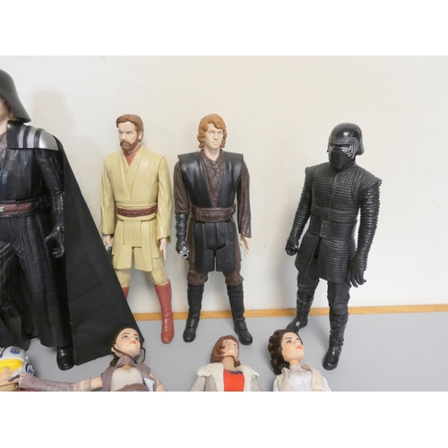 182 - Star Wars. Collection of contemporary 12'' figures many by Hasbro to include Darth Maul, Anakin Skyw... 