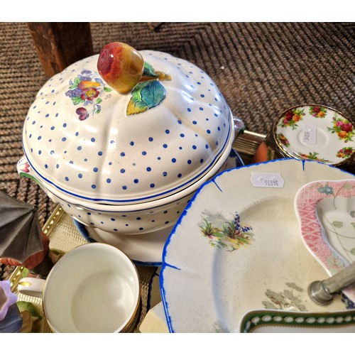 356 - Spode 'Polka Dot' tureen & cover, cake stand, Hummel-style figurines, various plates and dishes ... 