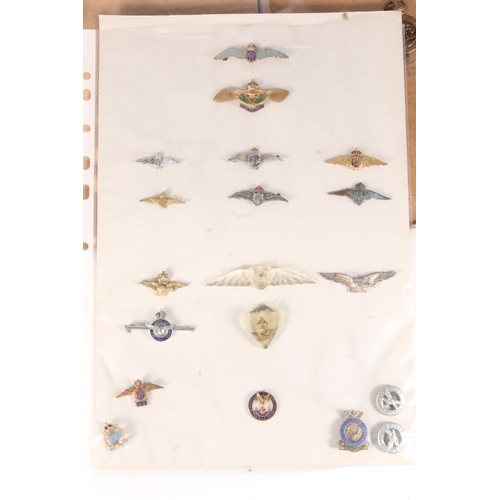 1627 - Royal Air Force RAF insignia to include sweetheart brooches, etc. Royal Flying Corps buttons and cap... 