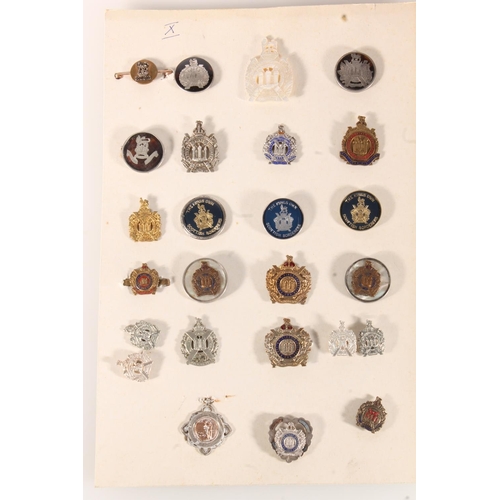 1637 - Kings Own Scottish Borderers KOSB sweetheart brooches to include three silver and tortoiseshell exam... 