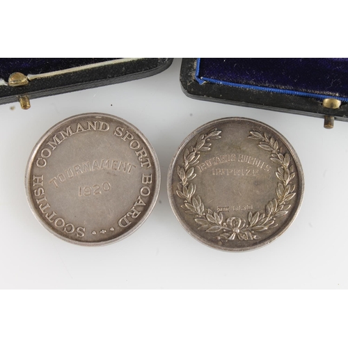 1641 - Scholastic medals to include a City and Guilds of London Institute Technological Examination silver ... 