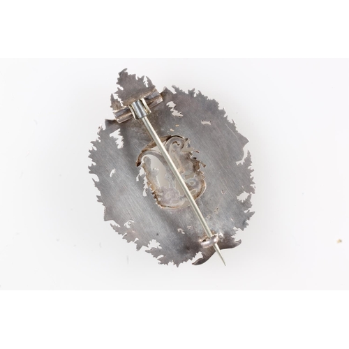 1655 - Fine quality cast silver officers bonnet badge of the Argyll and Sutherland Highlanders, by Robert &... 