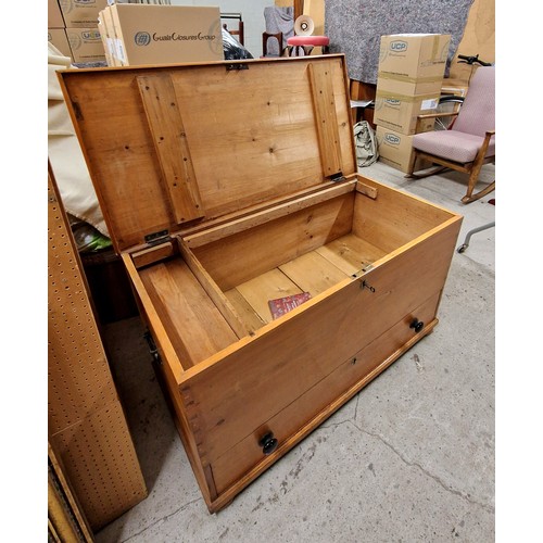 592 - Large blanket box with fitted drawer