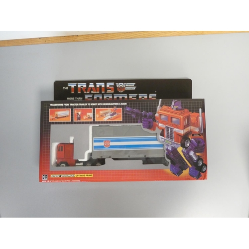 190 - Transformers. Vintage boxed 1980s (1984) Hasbro G1 Transformers playset action figure Autobot Comman... 