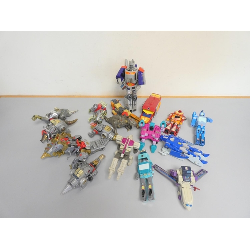 193 - Transformers. A large collection of 1980s Transformers figures by Hasbro / Takara Co Ltd. To include... 