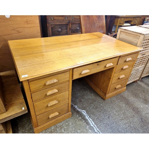 552 - Large oak writing desk, H 77cm, W 151cm, D 91cm