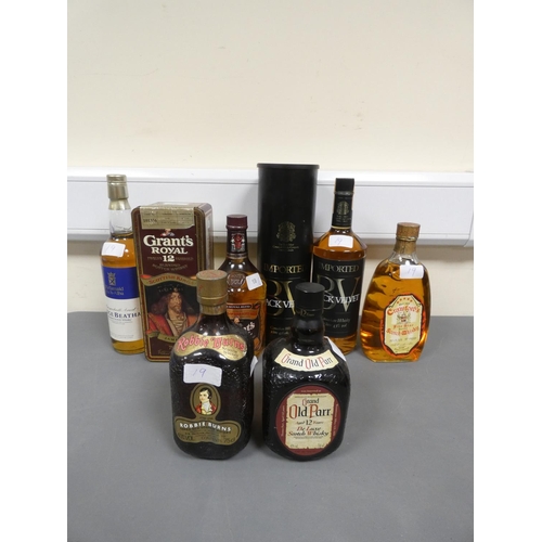 19 - Six bottles of Blended Scotch Whisky, Old bottle of Grants Royal 12 years old, 750ml, 43% vol, In a ... 