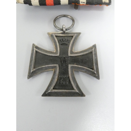 290 - Imperial Germany. First World War Iron Cross Second Class of silver and iron construction with ribbo... 