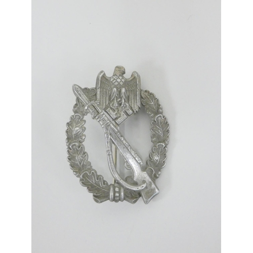 297 - Germany Third Reich: Infantry Assault Badge (Silver Class) of zinc alloy construction, unmarked.... 