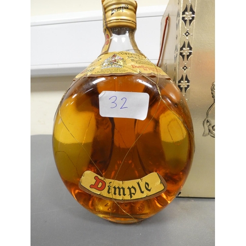 32 - Old bottle of Dimple old blended Scotch Whisky, Distilled by John Haig & Co Ltd, No ABV, boxed, ... 