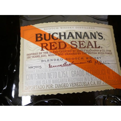 7 - Buchanan's Red Seal Blended Scotch Whisky, 75cl, 40% vol, boxed, with Beneagles Scotch Whisky cerami... 