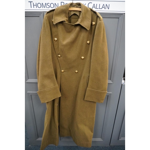 1783 - British army uniform, a WWII khaki green overcoat trenchcoat having Wm Anderson interior label [F P ... 