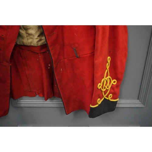 1792 - British Army uniform, a scarlet red tunic with Royal Army Clothiers interior label, with jacket with... 