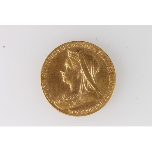 219 - UNITED KINGDOM Queen Victoria (1837-1901) gold medal commemorating her diamond jubilee 1837-1897, de... 