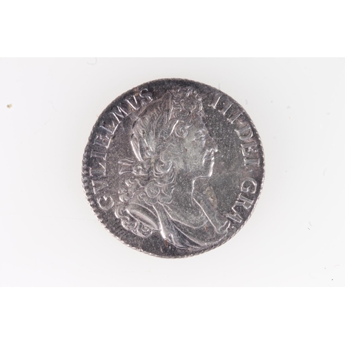 227 - UNITED KINGDOM King William III (1694-1702) silver shilling 1700 no roses or plume on rev. AUNC in p... 