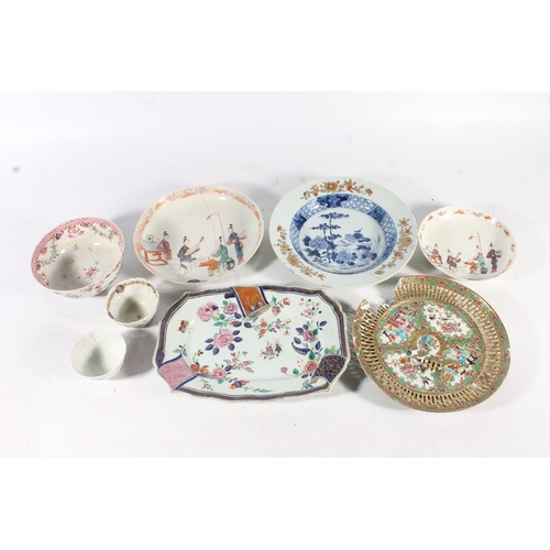 466 - 19th century Chinese porcelain dishes and tea bowls.