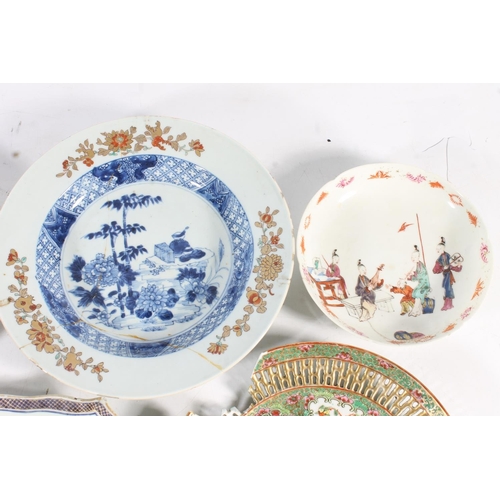 466 - 19th century Chinese porcelain dishes and tea bowls.