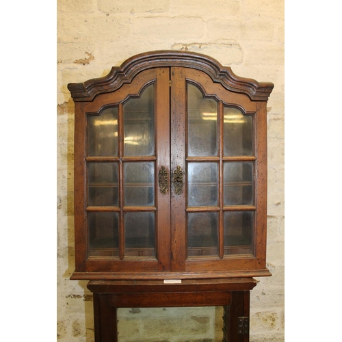 537 - Two mahogany wall cabinets.