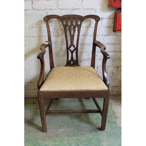 552 - Antique Chippendale style pierced splat back carver chair.