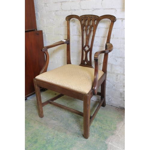 552 - Antique Chippendale style pierced splat back carver chair.